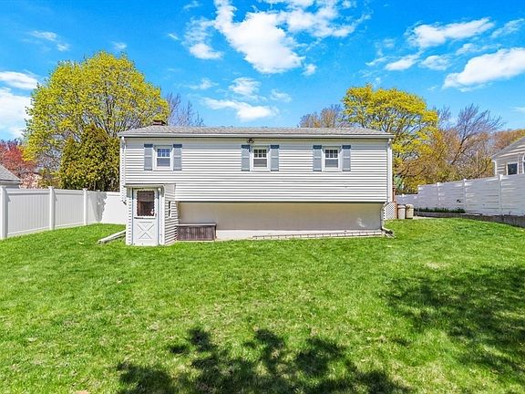 3rd image of 221 Anawan St