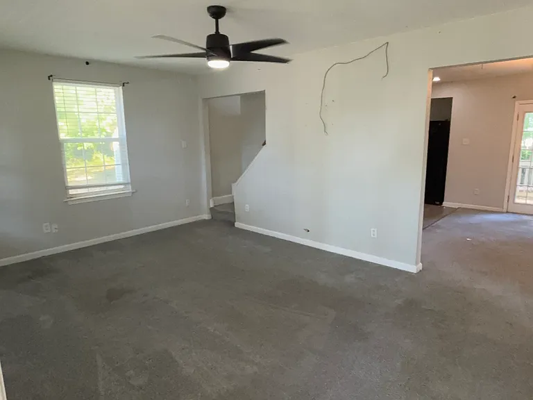 2604 Elkhart St — Photo 6