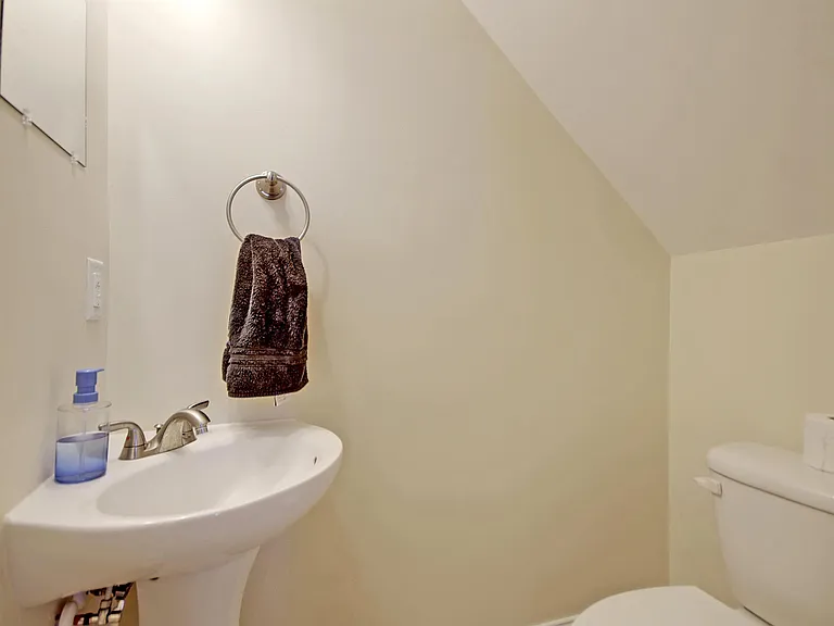 26 Blake St #B — Photo 8