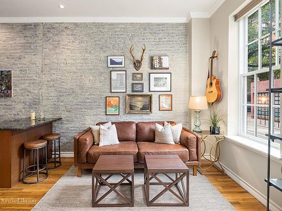3rd image of 815 Greenwich St APT 2C