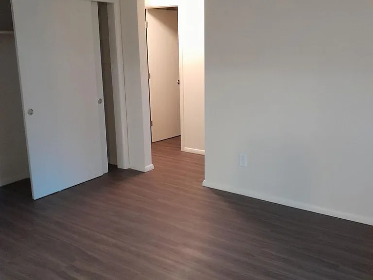 Oakview Terrace Apartments — Photo 3