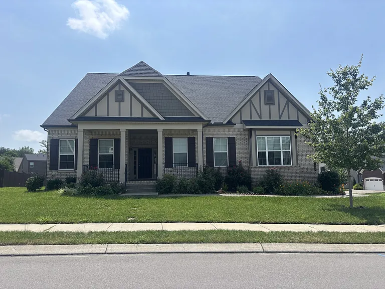 3038 Oxford Dr — Photo 1
