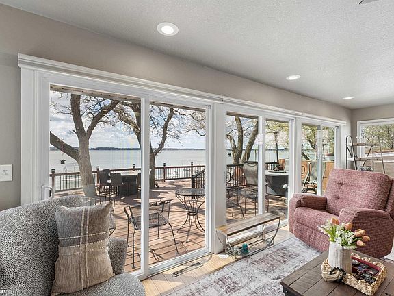 5th image of 2207 N Shore Dr