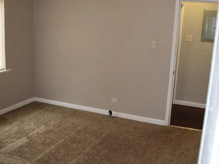 3720 N Fillmore St — Photo 25