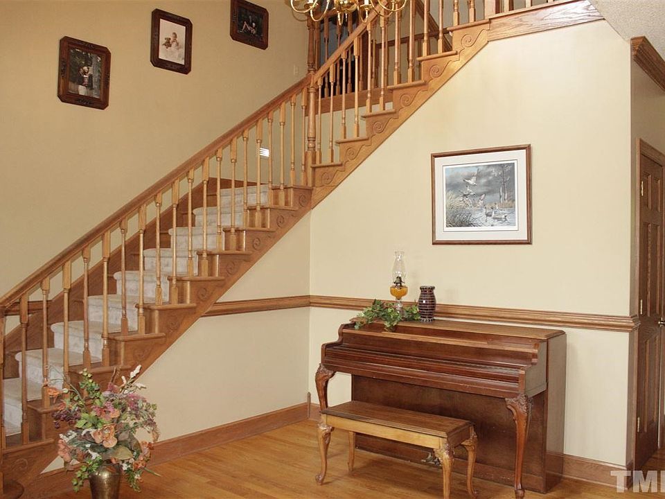 1st image of Meadow Ln