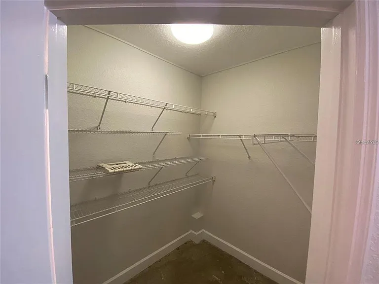 304 E South St #1020 — Photo 11