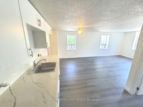 58 Queen St W #5, Springwater, ON L0L 1P0