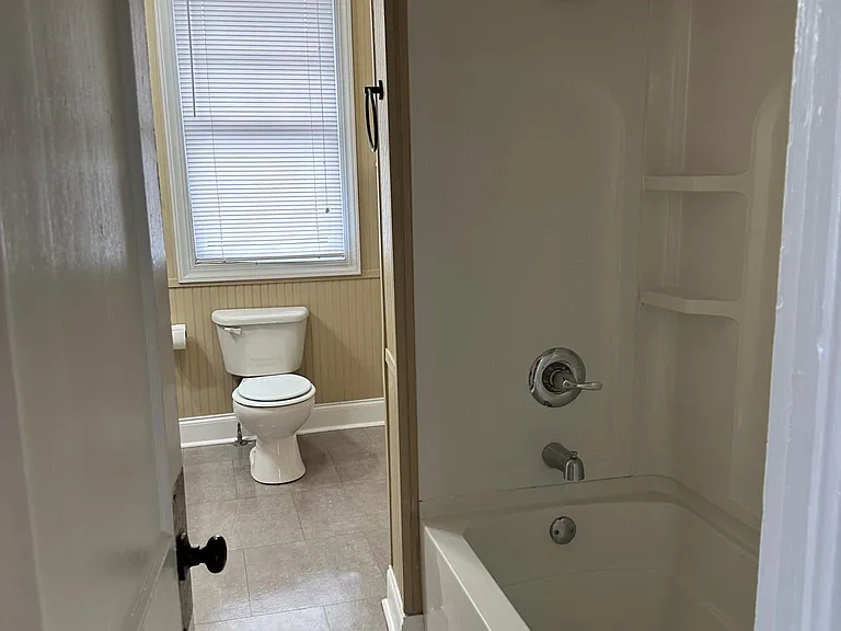 506 S Pine St — Photo 17