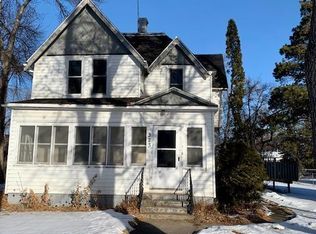 323 W 3rd St, Larimore, ND 58251