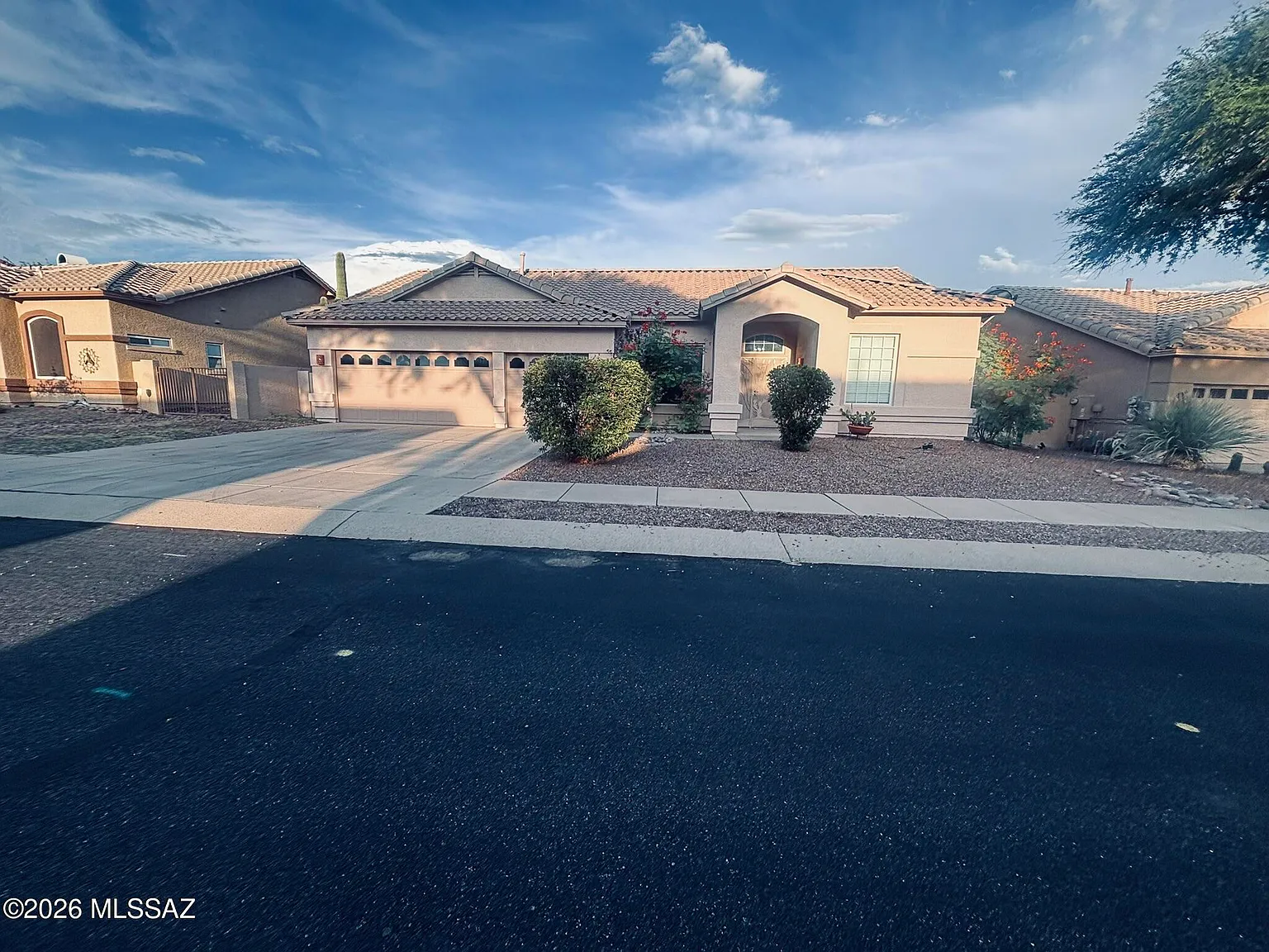 4 bed, 3.0 bath, 2293 sqft, $3,200 — Photo 1