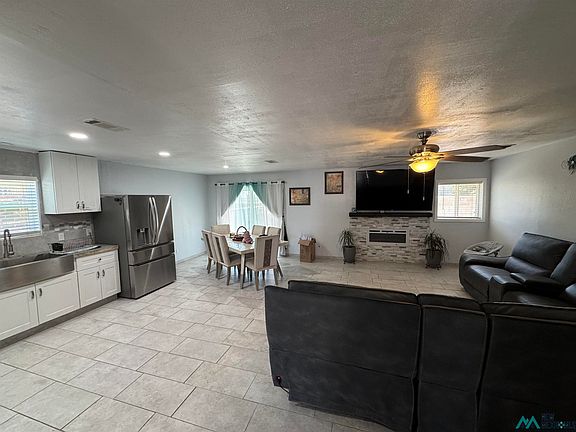 5th image of 1409 N Tasker Dr