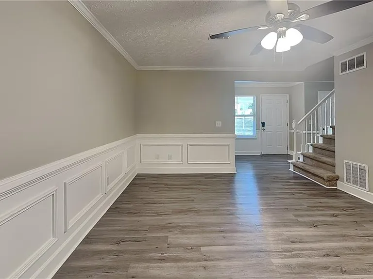 335 Olde Bridge Way — Photo 2