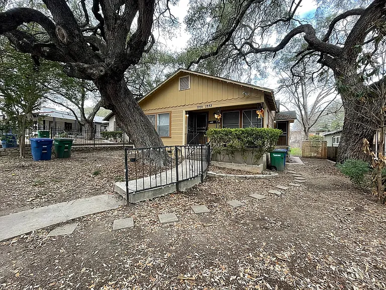 1231 Avant Ave — Photo 2