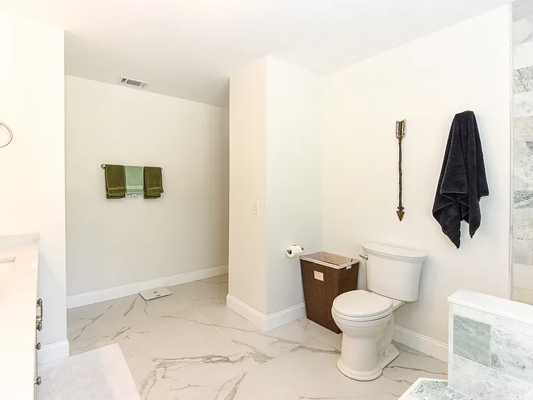 213 Riverbend Rd — Photo 15