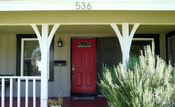4th image of 536 S Griffith Park Dr