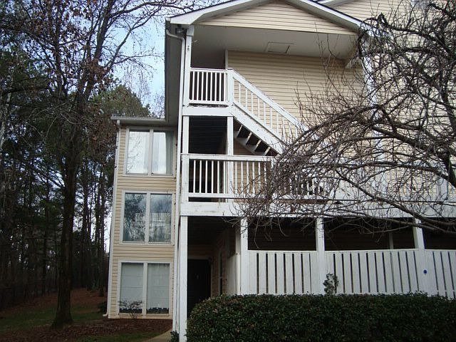 1st image of 802 Augusta Dr