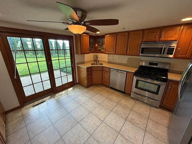 24 Malvern Dr — Photo 3