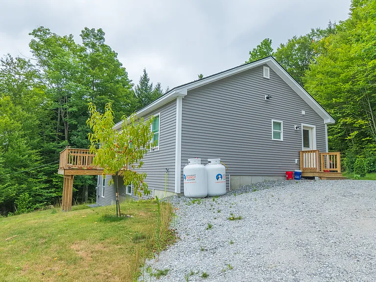 52 Clearview Dr — Photo 5