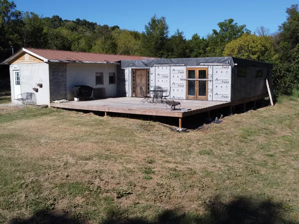 736 Henry Rd, Newport, TN 37821