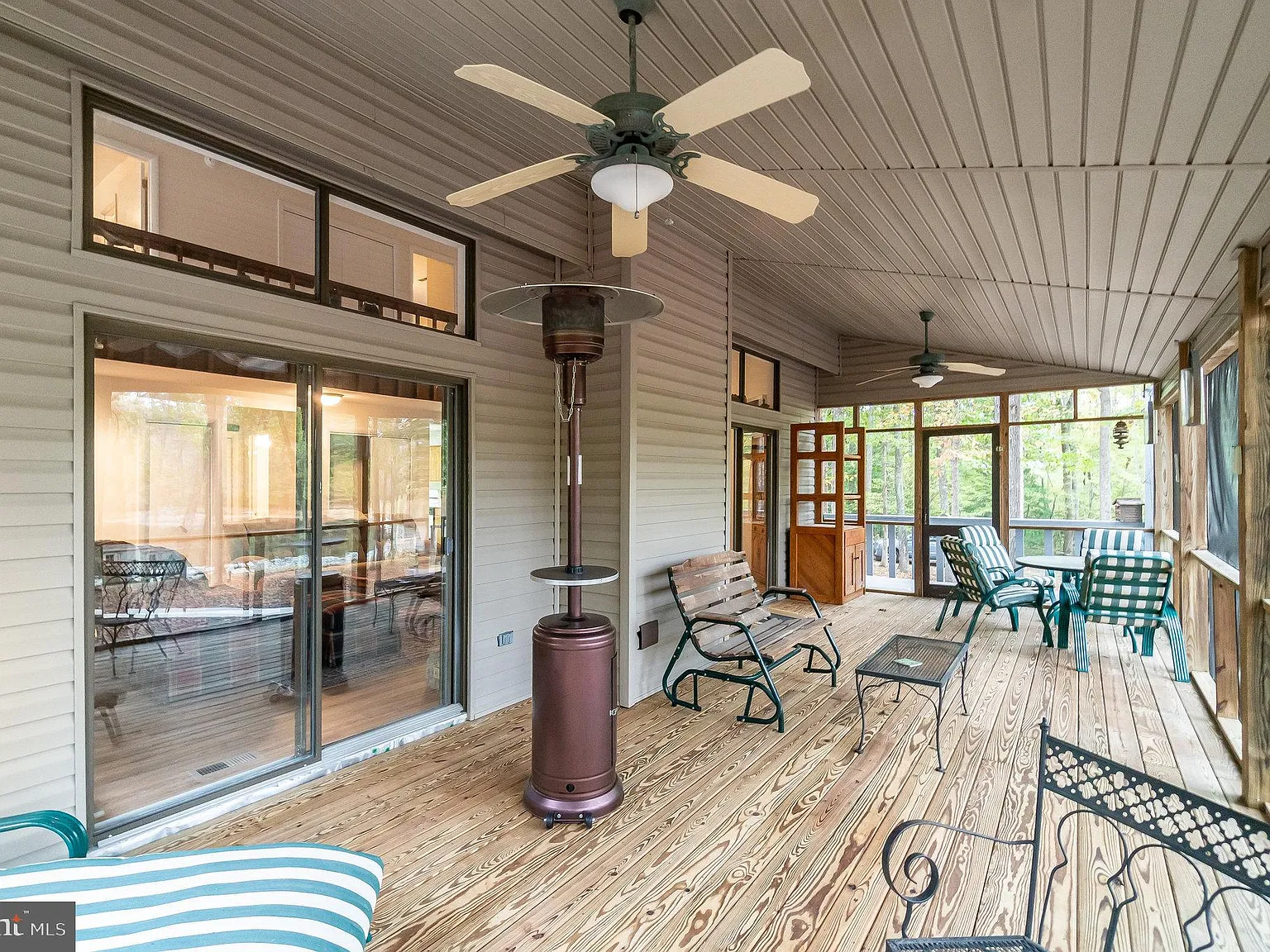 3 bed, 4.0 bath, 1440 sqft, $3,999 — Photo 4