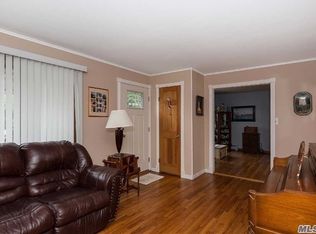 380 1st Ave, Bayport, NY 11705