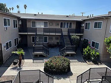 2nd image of 6200X Hazeltine Ave #X