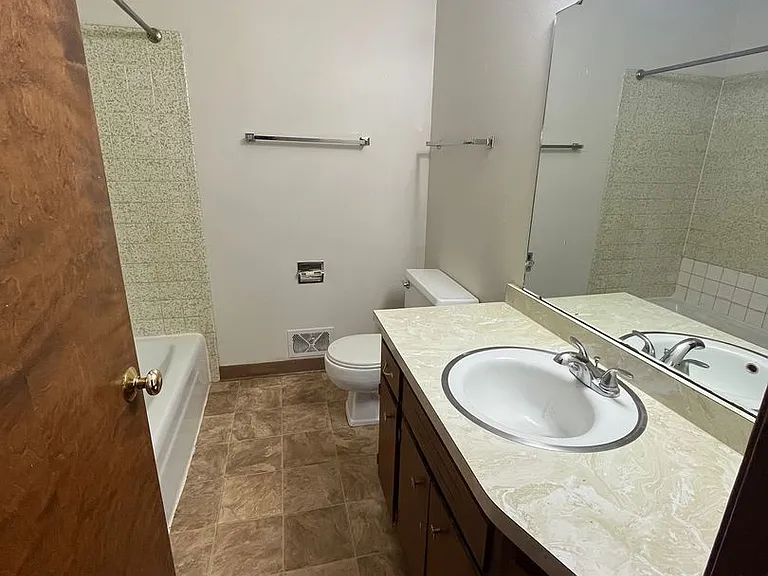 4335 Lori Dr — Photo 4