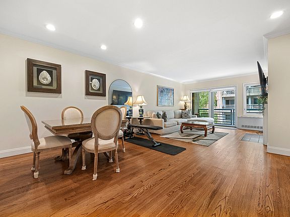 3rd image of 109 W 89th St APT 3A