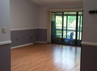 102 Crabapple Ln #304, Franklin Park, NJ 08823