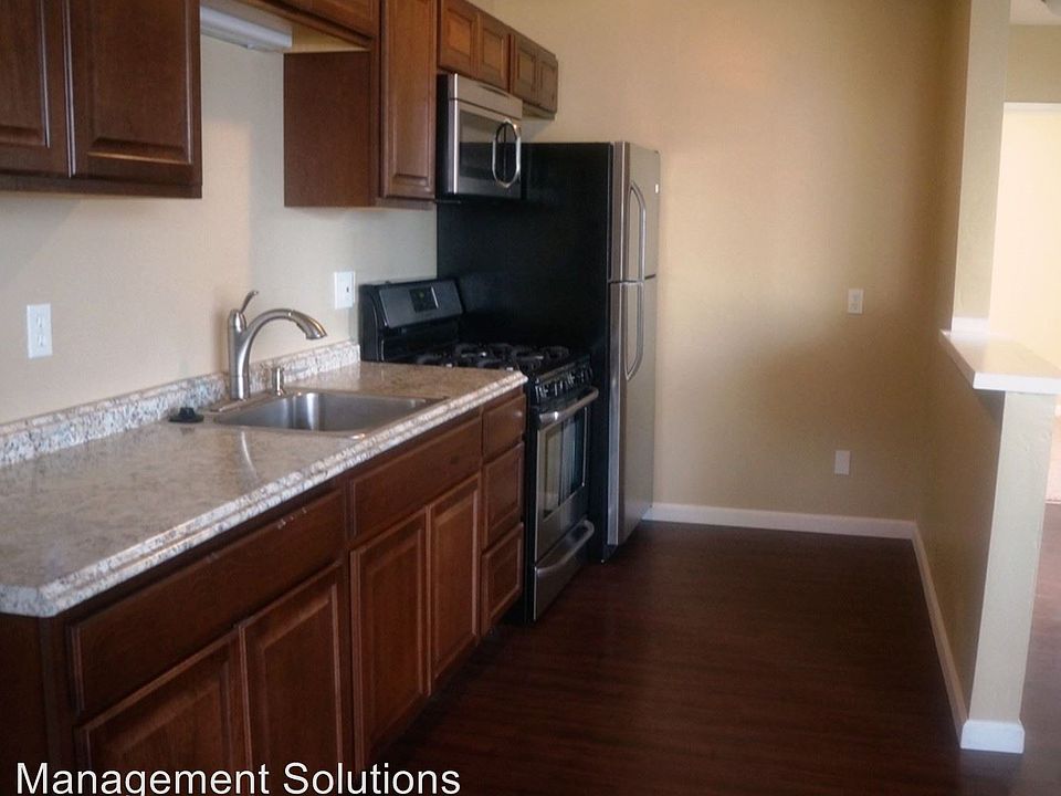 2nd image of 4053 44th St APT 3