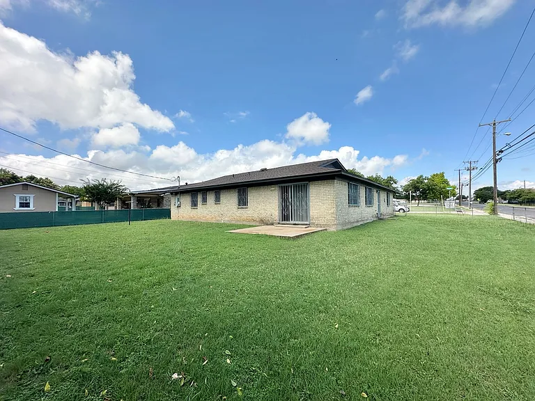 1300 Gowen Dr — Photo 31