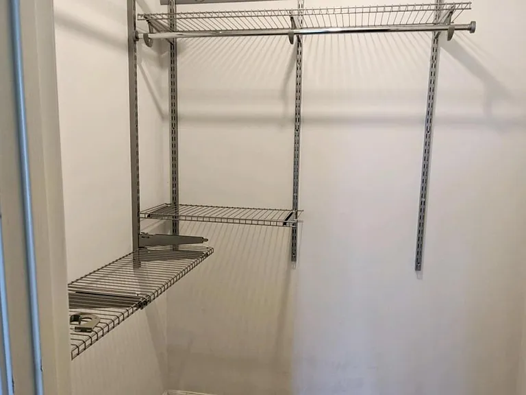 502 N Grove St — Photo 11