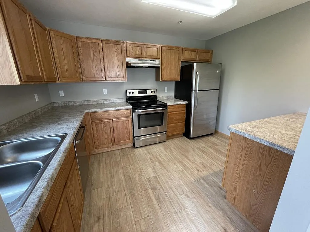 2923 Kentville Dr — Photo 3
