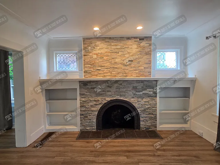 7455 Churchill St — Photo 6