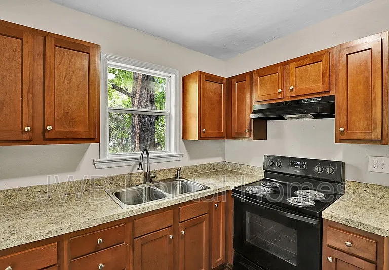 7171 Lucky Dr W — Photo 2