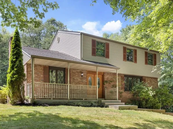 116 Foxglove Dr, Baden, PA 15005