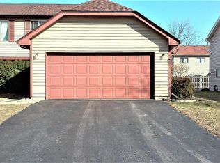 1217 Andover Cir, Aurora, IL 60504