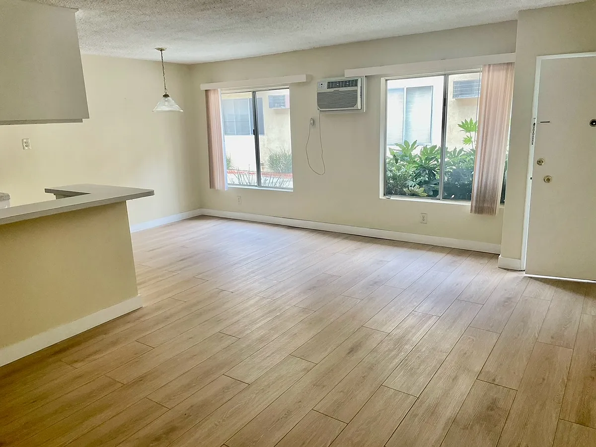 Building Photo - 1012 N Hudson Ave #3