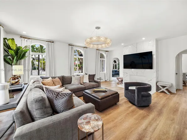 5237 La Gorce Dr, Miami Beach, FL 33140