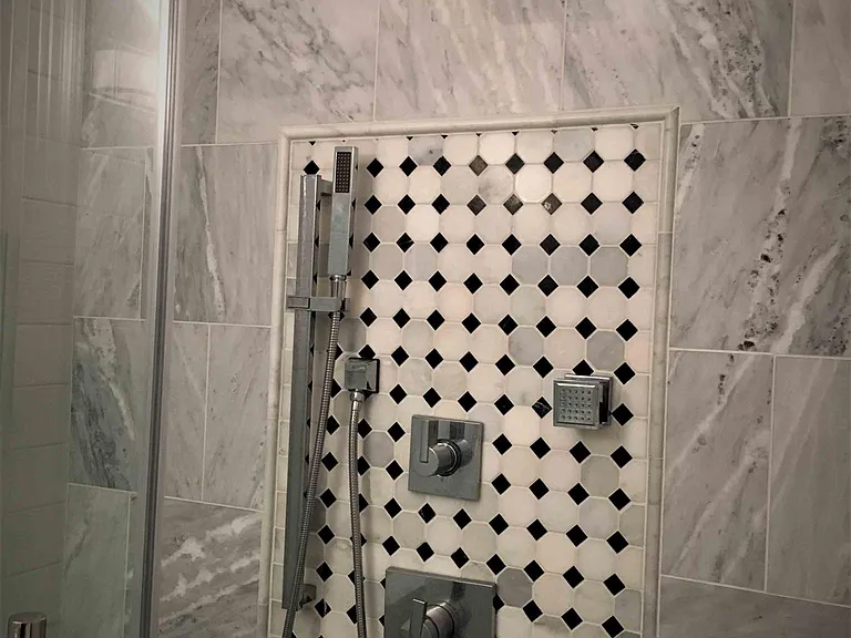 1307 Kinney Ave #120 — Photo 29