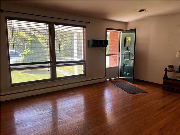 3rd image of 560 Sells Ln