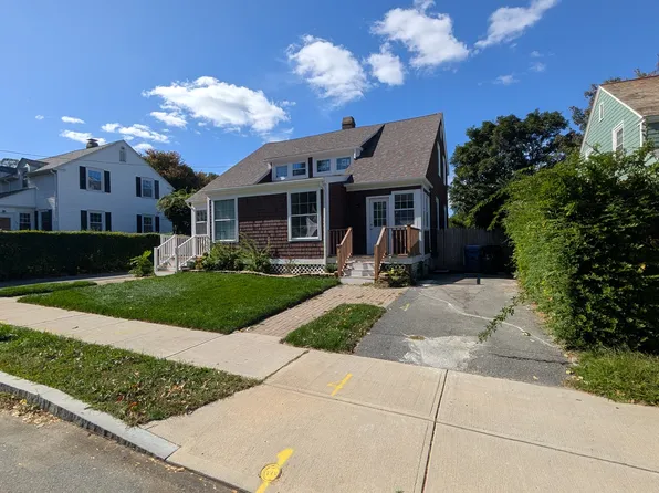73 Old Fort Rd, Newport, RI