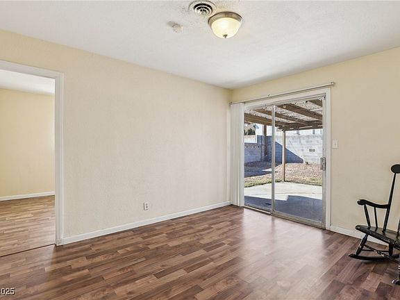 3rd image of 201 Catalini St