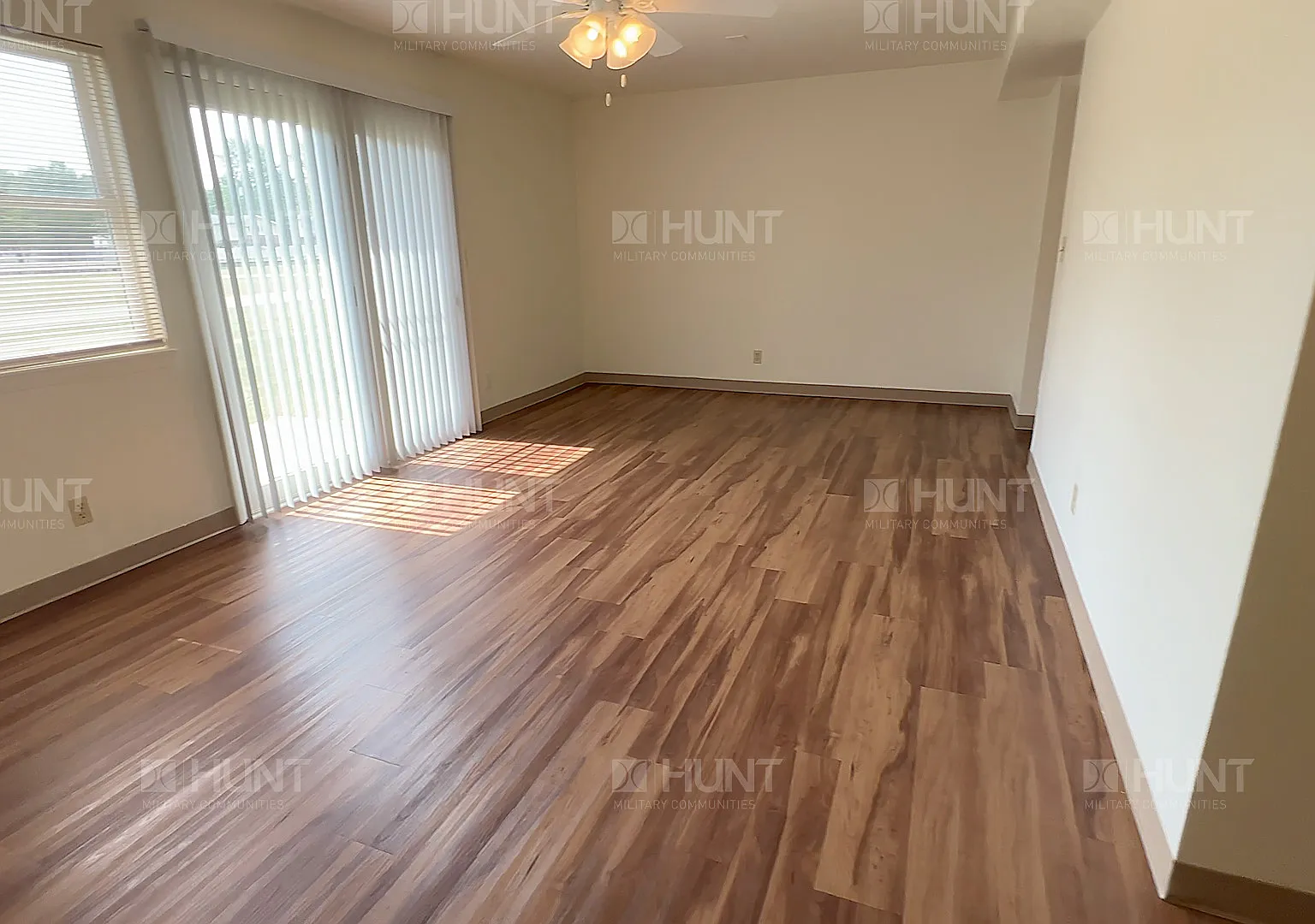 4 bed, 2.5 bath, 1384 sqft, $2,675 — Photo 4