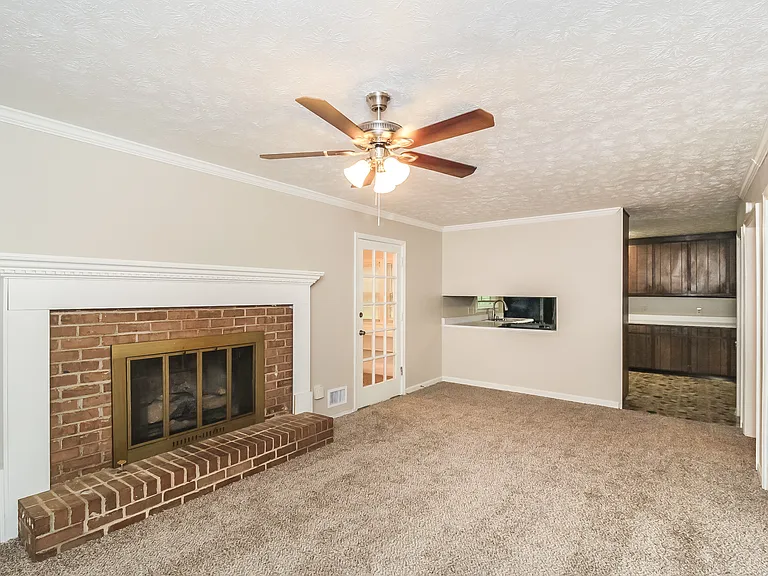 2617 Twin Oaks Dr SW — Photo 14