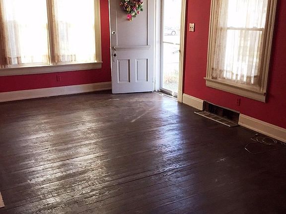 2nd image of 3235 Beredith Pl