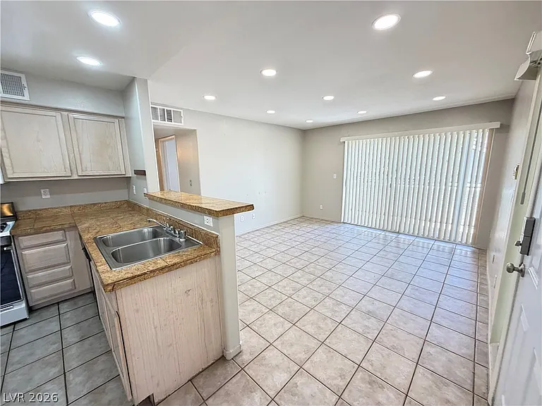 3085 Casey Dr #204 — Photo 7