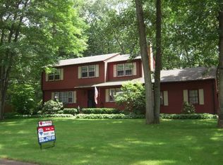 6 Lorraine Rd, Manchester, CT 06040