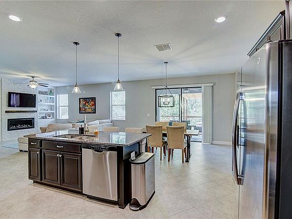 3rd image of 4358 Shrewbury Pl
