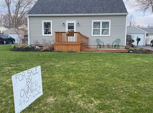 25 Carolina Ave, Lockport, NY 14094